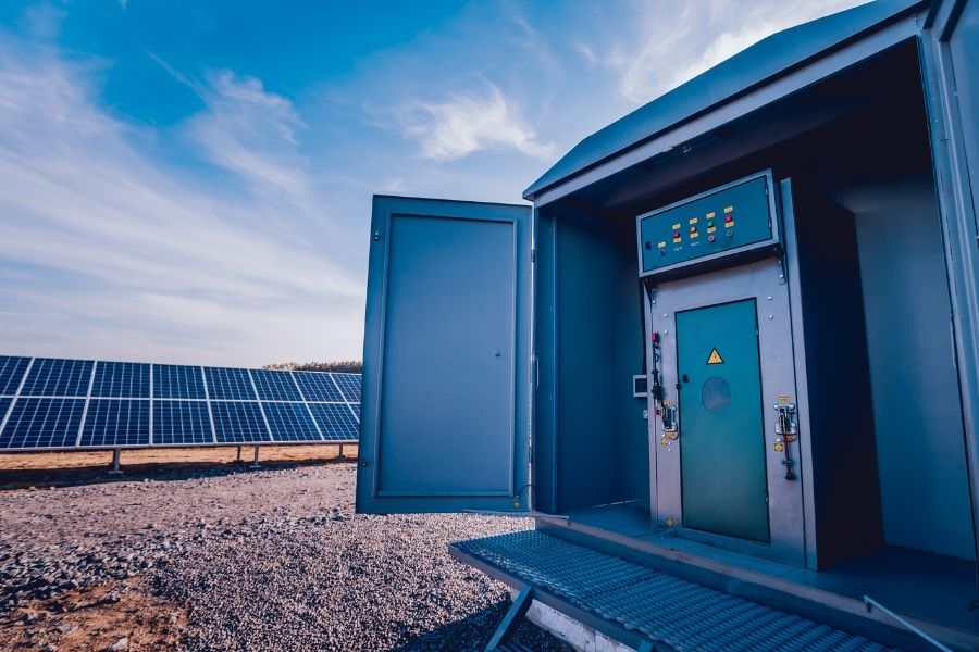 What to Know About Retrofitting a Solar Battery in 2021